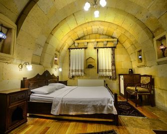 Vineyard Cave Hotel - Göreme - Bedroom