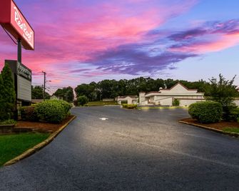 Red Roof Inn New Stanton - New Stanton - Building