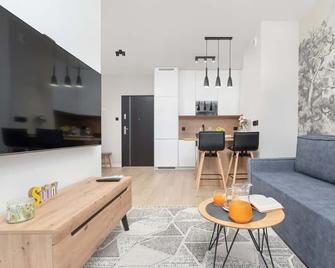 Przytulne Apartamenty w Rzeszowie z Widokiem na Miasto by Noclegi Renters - Rzeszow - Living room