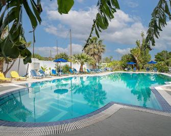 Apartment 'Sotirakis Economy Room 38' with Mountain View, Wi-Fi and Air Conditioning - Faliraki - Pool