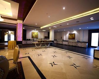 Hotel Krome - Meerut - Lobby