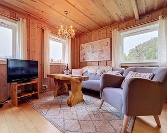 Målsnes by Interhome - Balestrand - Living room