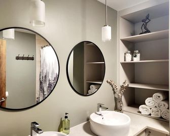 Mont-Blanc - Spa - Plein Air - Billard - Saint-Faustin-Lac-Carré - Bathroom