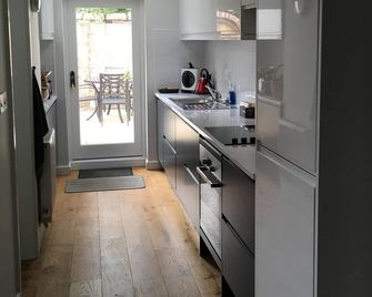 Victorian Townhouse in Beverley - Beverley - Cocina