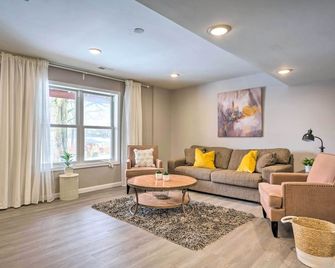 Hilltop Home Inside of Apple Valley! - Mount Vernon