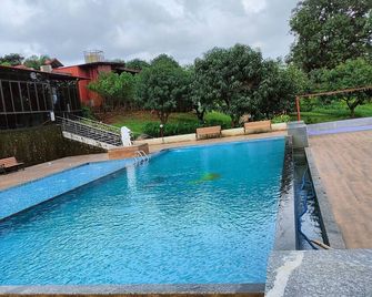 Vits Select Jayshin Igatpuri - Igatpuri - Piscina