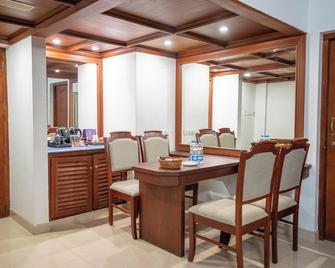Casino Hotels Ltd - Thrissur - Dining room