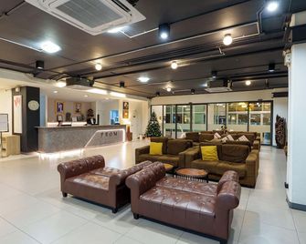 Prom Ratchada Hotel - Banguecoque - Hall