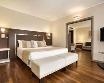 Ramada Plaza by Wyndham Milano - Mailand - Schlafzimmer