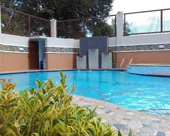 D'Mariners Hotel - Batangas - Pool