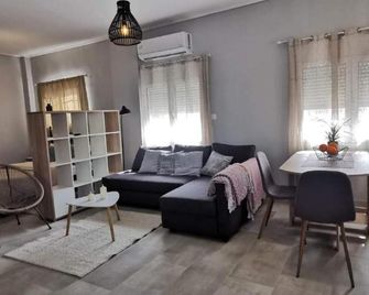 Xrysa's Central City Apartment - Messolonghi