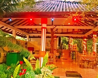 Sigiri Holiday Inn - Sigiriya - Patio