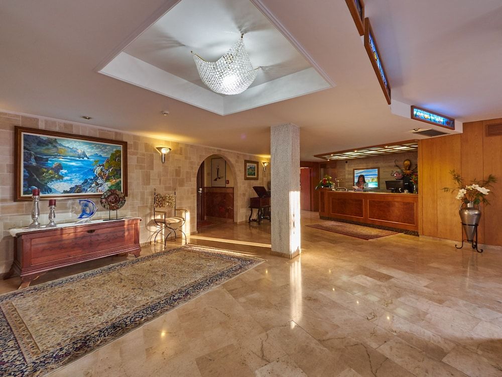 Hotel Petit Cala Fornells - Peguera - Recepción
