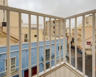 Fully Equipped 1br Apt With Wifi & Ac In Gzira By 360 Estates - Gżira - Balcony