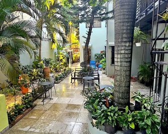 Hotelito Bonito Eli & Edw - Santo Domingo - Patio