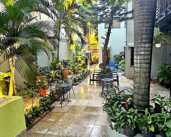 Hotelito Bonito Eli & Edw - Santo Domingo - Patio