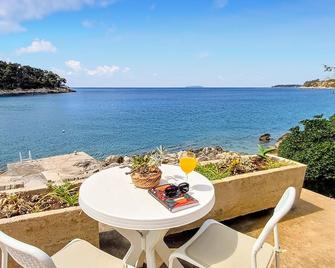 Pet Friendly Home In Blato With Kitchen - Blato - Балкон