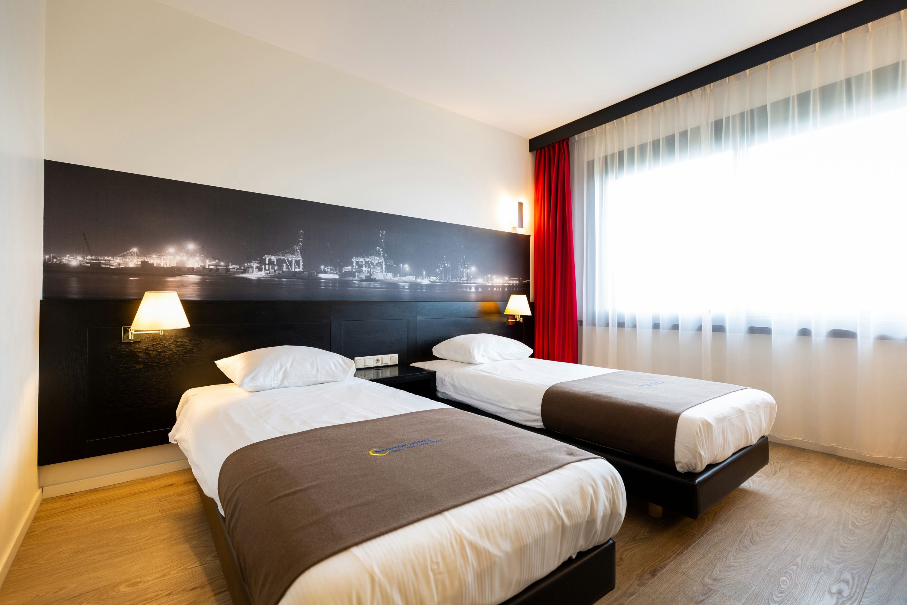 Bastion Hotel Vlaardingen - Vlaardingen - Schlafzimmer