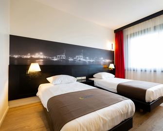 Bastion Hotel Vlaardingen - Vlaardingen - Schlafzimmer