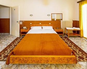 Aegli Hotel - Haidari - Bedroom