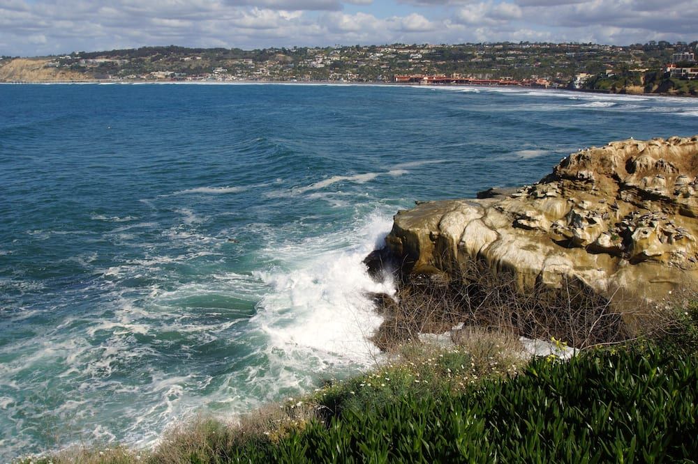 La Jolla Cove Suites - San Diego