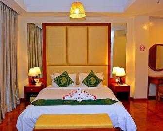 Gold Yadanar Hotel - Mandalay - Yatak Odası