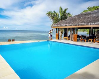 Breakas Beach Resort - Port Vila - Pool
