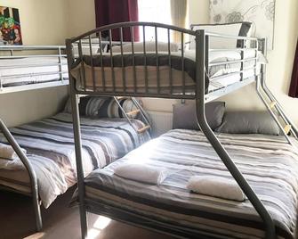 Large group or Contractors Short Term Accommodation, Elizabeth street - Manchester - Bedroom