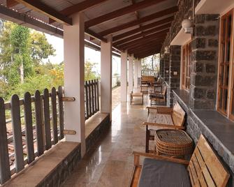 Lilly's Valley Resort - Kodaikanal - Balcony