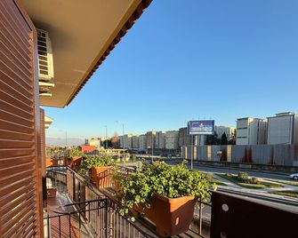 Home To Fly - Naples - Balcony
