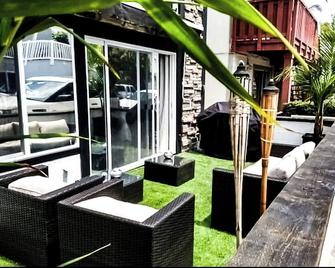 Newport Beach House 1 blk to beach and 25 min to Disney - Newport Beach - Patio