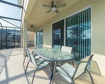 Perennial Paradise at Solterra Resort condo - Davenport - Balcón