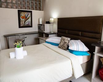 Woodpecker Guesthouse - Ficksburg - Bedroom