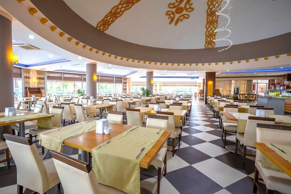 Cenger Beach Resort - Kizilot - Restaurant