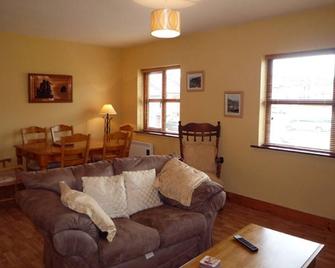 Fairfield Holiday Home (No.13) - Dingle - Living room