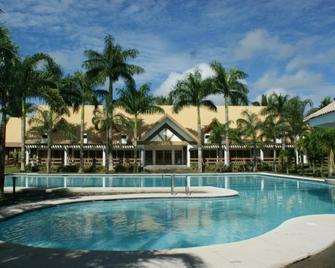 Pineapple Island Resort - دايت - حوض السباحة