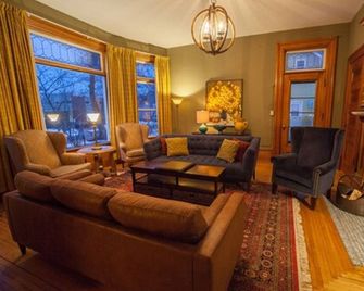 Fairholm Boutique Inns - Charlottetown - Wohnzimmer