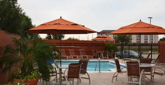 Best Western Plus Hobby Airport Inn & Suites - Houston