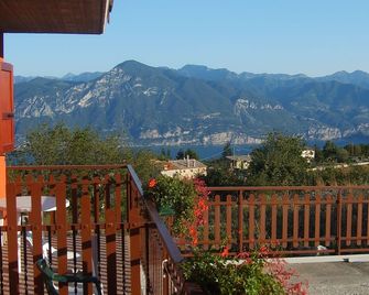 Hotel Belvedere - San Zeno di Montagna - Balkon