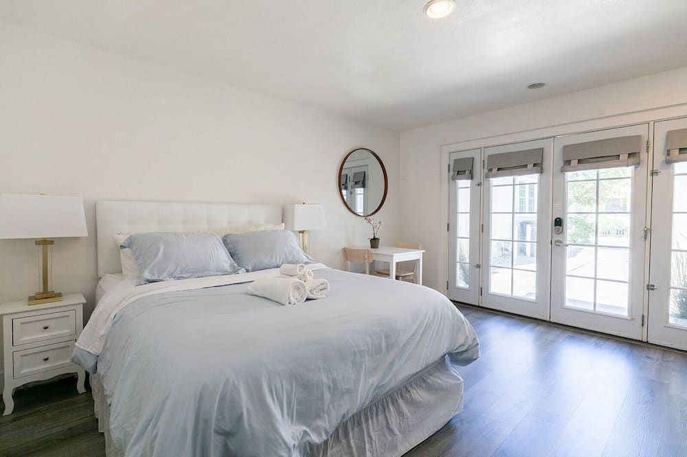 Fully Furnished Studio in East Sac / Steps Away from Several Hospitals - סקרמנטו - חדר שינה