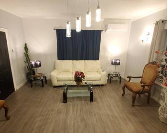Lovely 2 bdrm Sydney apartment - Sydney - Wohnzimmer