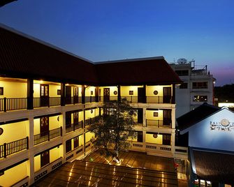 Baan Chart - Bangkok - Building