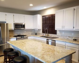 Lancaster Aerospace Basecamp - Lancaster - Keuken