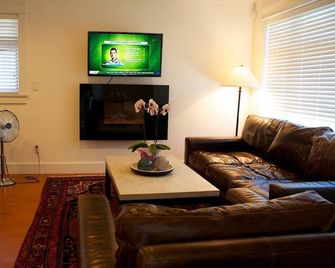 3 bedroom, 3.5 bath Kitsilano Custom Build - sleeps 6+ - Vancouver - Sala de estar