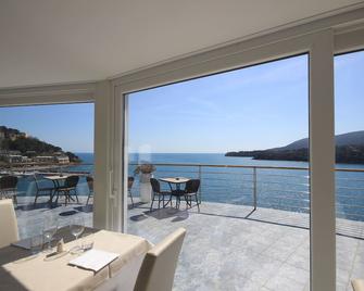 Hotel Plaza - Porto Azzurro - Balcón