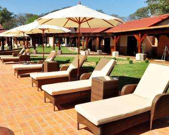 Alta Gracia Parque Hotel - Caacupé - Patio