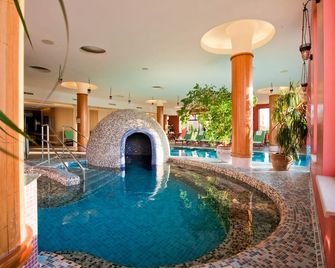 Caramell Premium Resort - Bük - Piscina