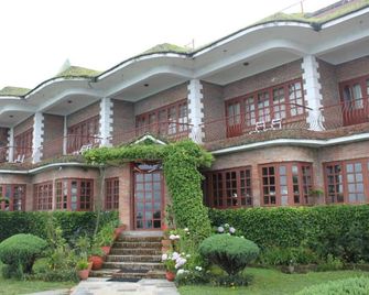 Niva Niwa Lodge And Resort - Nagarkot - Building