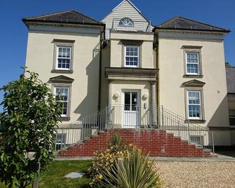 Highlands Apartment 3 - Shanklin - Building