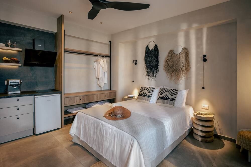 Casa D'Oro Suites by Estia 'Adults Only' - Perama - Slaapkamer